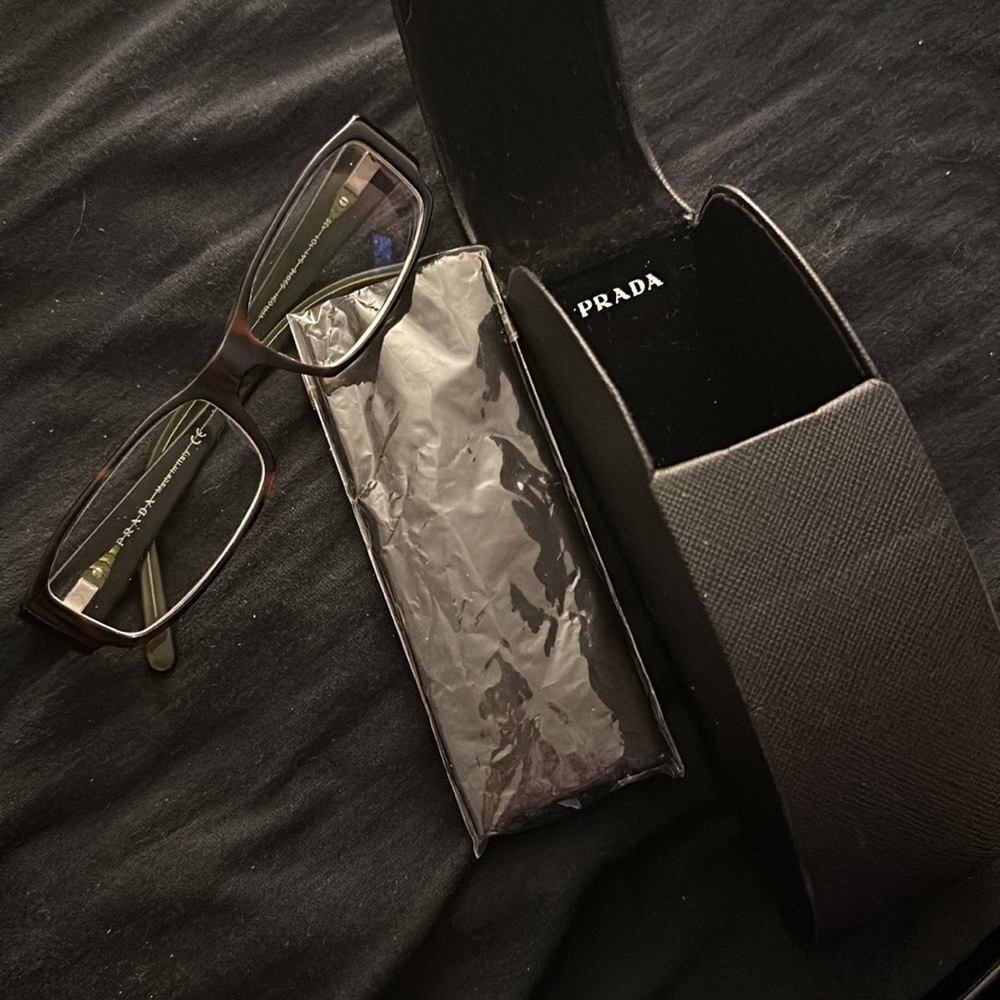 Beautiful Prada Frames - image 7